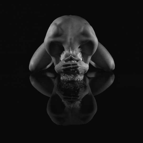Photograph Gerrit De Jong Living Skull on One Eyeland